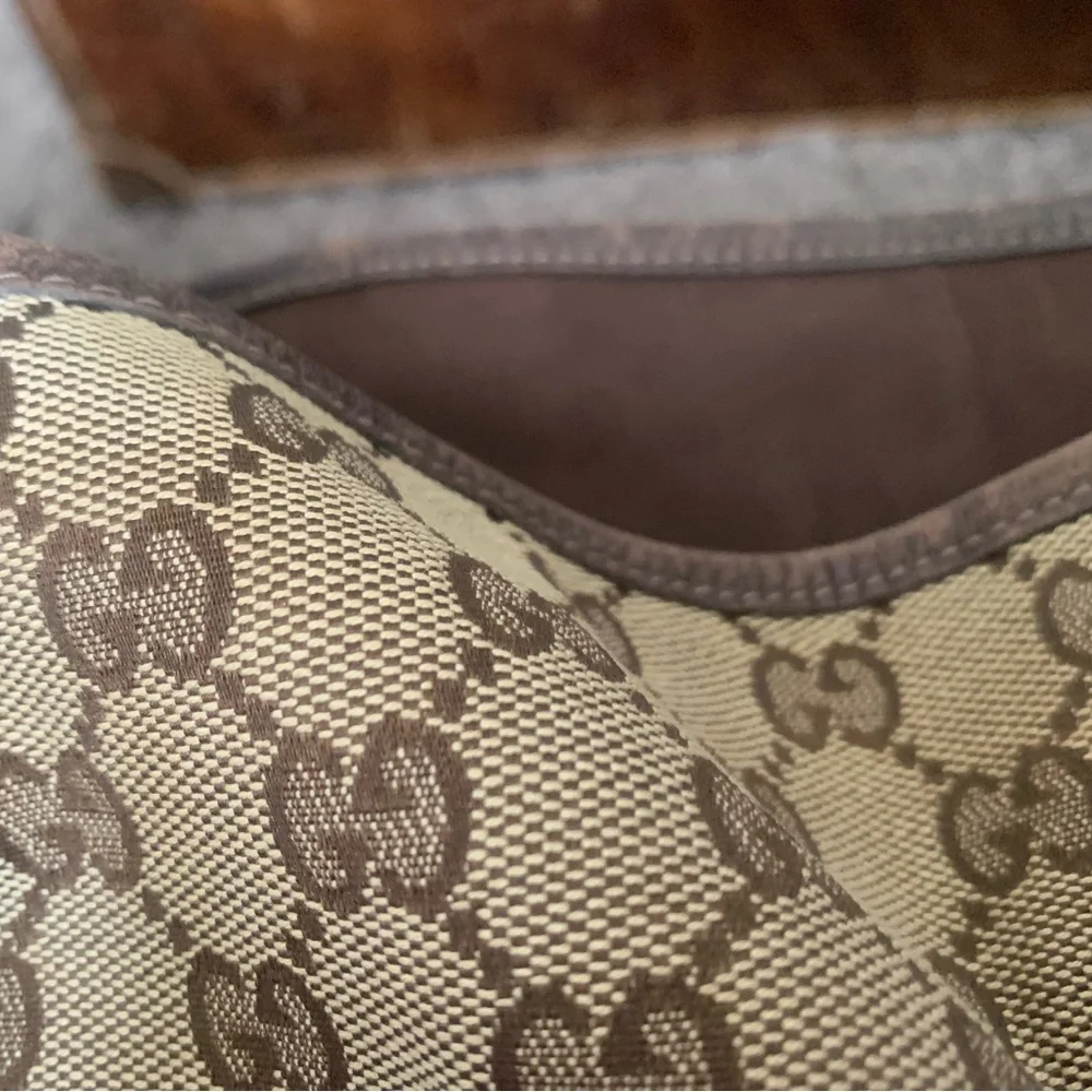 100% Authenic Gucci canvas shoulder bag with brown leather trim… preloved … - Picture 15 of 16